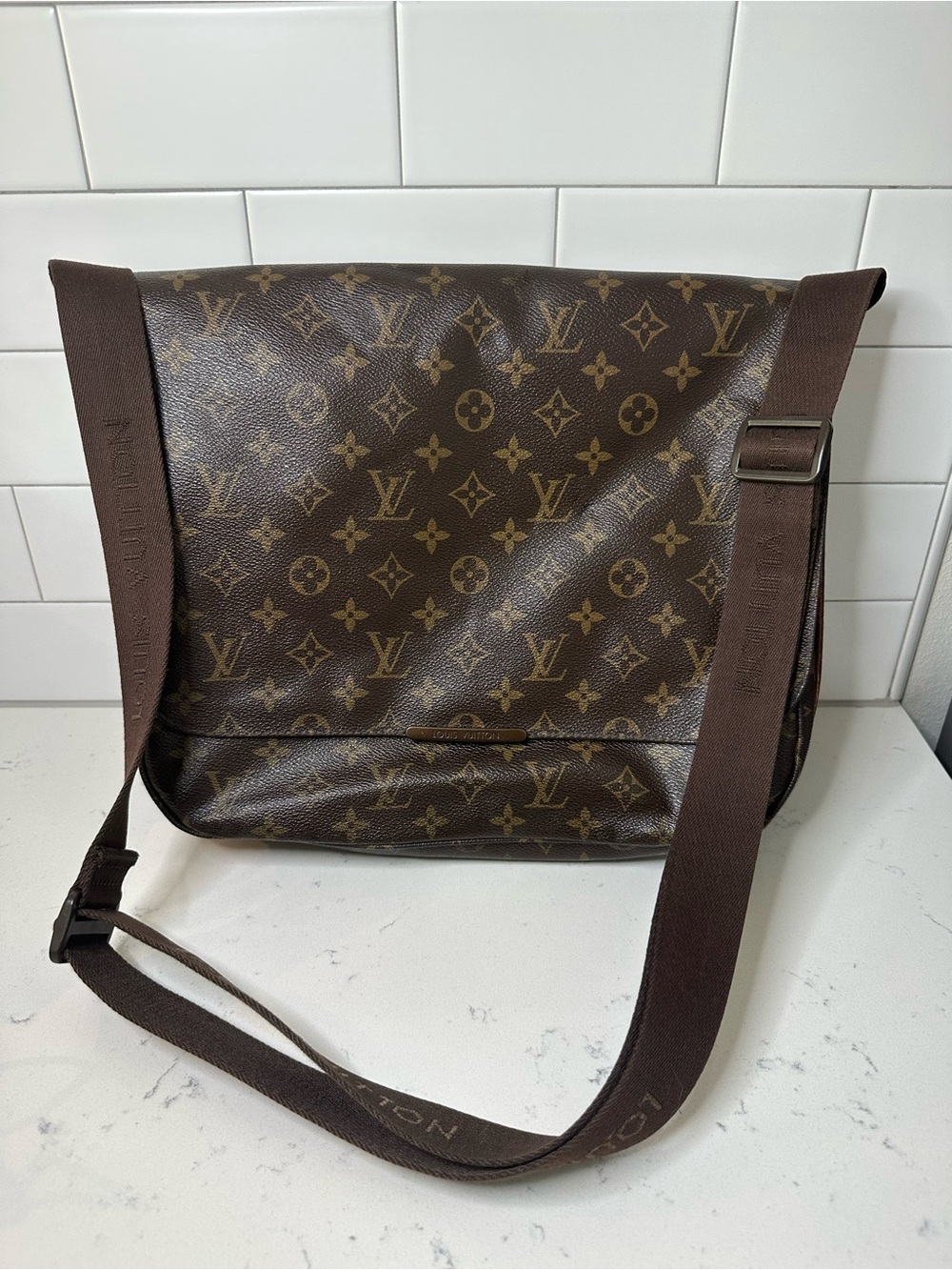 Louis Vuitton Brown Monogram Beaubourg Messenger Satchel